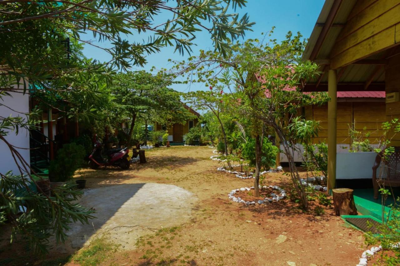 Sunntop Cabana Triquinimale Exterior foto